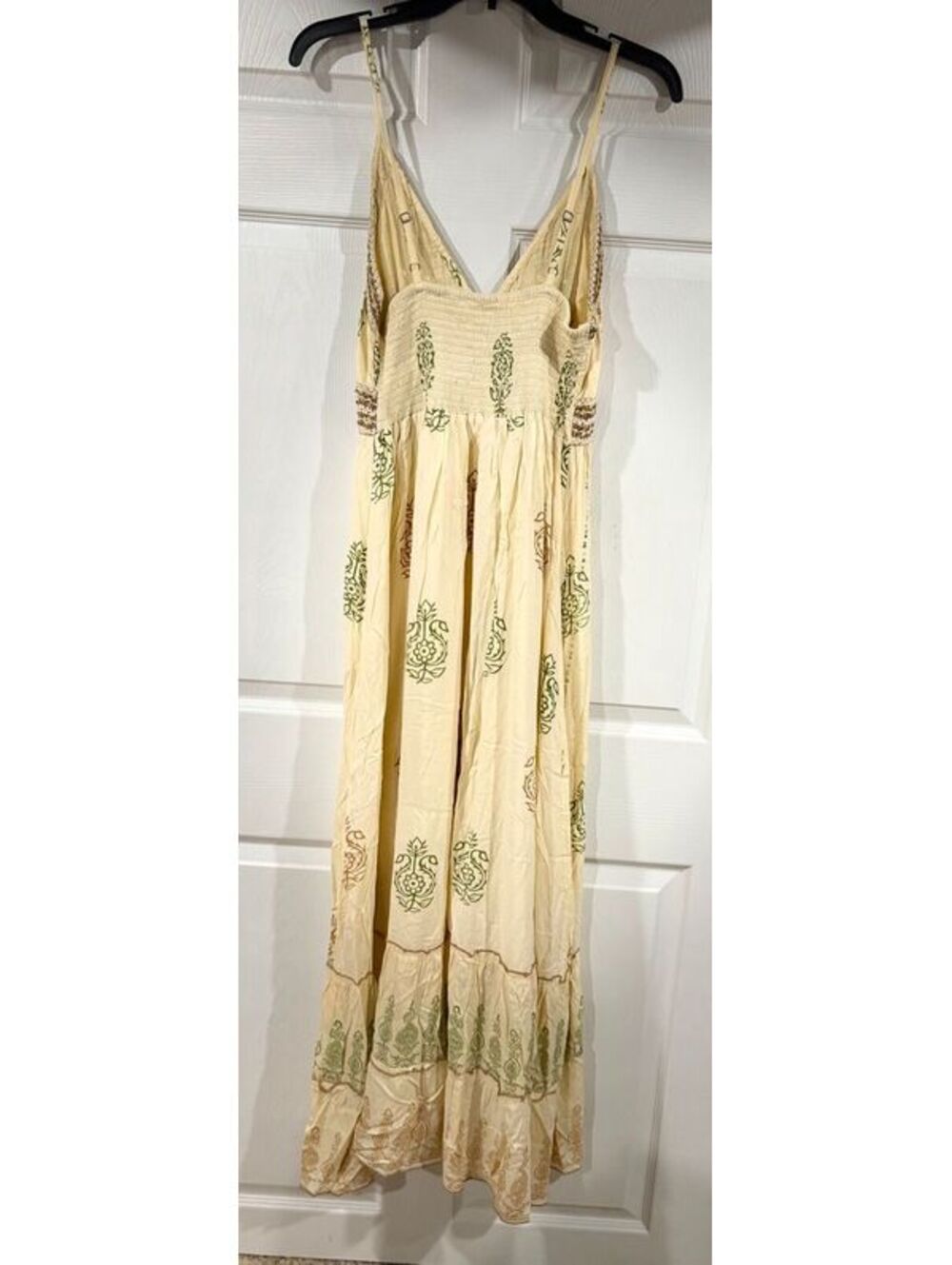 #208 NWT Zury beige dress. 100% viscose